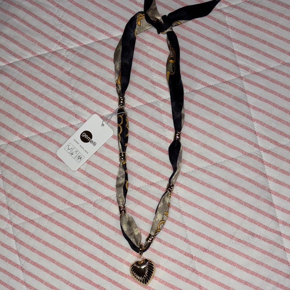 Gemelli scarf necklace
